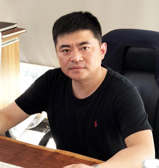 朱愛軍：專注設(shè)計 鑫臣樓梯打造藝術(shù)品